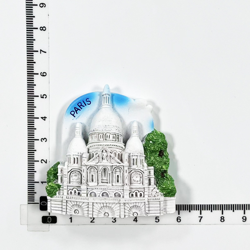 La colorida Iglesia del Sagrado Corazón en París.