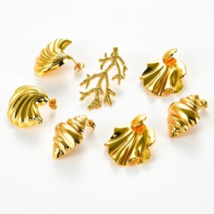 1 par de pendientes de acero inoxidable con forma de concha de mar dorada, joyería gruesa, regalo para mujeres y niñas - Product Image 1
