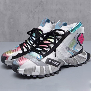 Etiqueta de envío personalizada para zapatillas deportivas de hombre para el verano, zapatillas casuales de malla transpirable para hombre. - Product Image 2