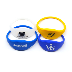 Pulsera RFID resistente al agua Control de acceso al parque temático 74mm 65mm 55mm 13,56 MHz niños adultos <span class=keywords><strong>seguimiento</strong></span> silicona código QR 125kHz - Product Image 3