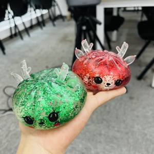Entrepôt USA Noël Kawaii Renne Bao Bun Dumpling Squishy Pailleté Rempli de Maltose à Remontée Lente à Presser avec Cornes - Product Image 6