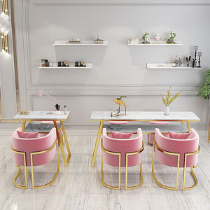 Table de manucure et pédicure avec plateau en marbre blanc, pieds en métal doré, étagère de rangement et fauteuils confortables en velours - Product Image 2