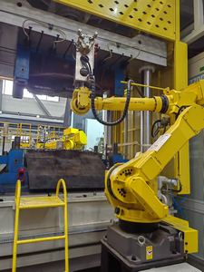 Système d'extraction de pièces robotisées Wotec, entraînement par moteur électrique, indice de protection IP65, boîte de vitesses moulée sous pression, charge utile de 800 kg, manutention de pièces de carrosserie automobile - Product Image 2