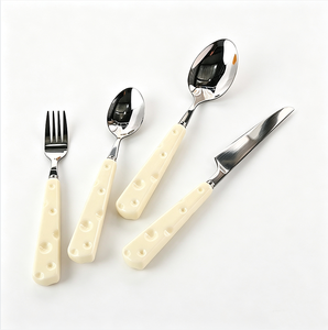 Ensemble de couverts 4 pièces en acier inoxydable 410, argenté et blanc, <span class=keywords><strong>avec</strong></span> manche en céramique en forme de fromage, comprenant <span class=keywords><strong>fourchette</strong></span>, <span class=keywords><strong>cuillère</strong></span>, <span class=keywords><strong>couteau</strong></span> et roue à fromage, finition polie - Product Image 1