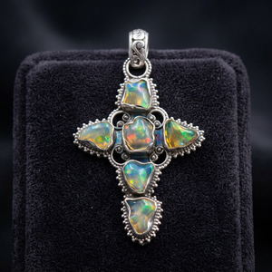 Colgante de Ópalo Etíope en Bruto con Engaste de Bisel en Plata de Ley 925, Gema Natural, Joyería de Destaque - Product Image 3