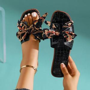 2026 Neue Modische Damen-Sandalen mit Schleife, Flache Slip-On Anti-Rutsch-Pantoletten, Übergrößen 35-44, Sommer <span class=keywords><strong>Casual</strong></span> Open Toe Einfarbig - Product Image 5