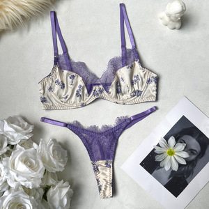 Nuovo Set di <span class=keywords><strong>Lingerie</strong></span> <span class=keywords><strong>Vintage</strong></span> da Donna in Raso Viola con Pizzo a Ciglia, 2 Pezzi: Reggiseno e Perizoma per una Romantica Serata - Product Image 6