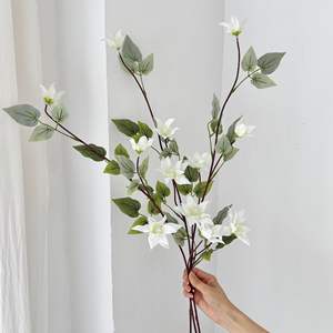 Flores Artificiales de Clematista Blancas de Seda, Alta Simulación, Decoración para Bodas y Hogar, Accesorios de Fotografía - Product Image 1