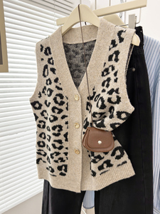 Gilet pull sans manches pour femme, col en V, boutonné, imprimé léopard, tricoté ample, style rétro, pour l'automne et l'hiver, vêtement d'extérieur pour superposition - Product Image 4