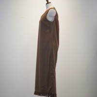 Robe longue sans manches à col en V pour femme, 65% polyester, 33% viscose, 2% polyuréthane, marron, ourlet à franges, robe ample style débardeur