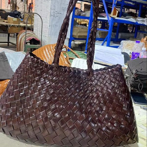 Grand sac à main en cuir de vachette tissé pour <span class=keywords><strong>femme</strong></span> Sasa, deux anses, style rétro artistique, dragon, style panier français, polyvalent, même style - Product Image 1