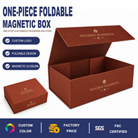 Boîte cadeau magnétique rigide rouge brique mate personnalisée avec logo en feuille d'or et insert amovible pour l'emballage de bijoux et de montres