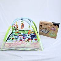 Tapis d'éveil pour bébé avec jouets suspendus et tapis de jeu pour 0-24 mois, tapis hypoallergénique doux pour la peau, essentiel pour l'éveil éducatif