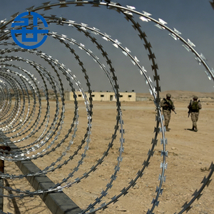 <span class=keywords><strong>รั้ว</strong></span>ป้องกันการปีนป่ายแบบกันขโมยสำหรับชุมชนที่อยู่อาศัย ทำจากเหล็กกล้าไร้สนิมชุบสังกะสี ปี 2026 รุ่น Cross Razor แบบเกลียวคู่ - Product Image 2