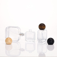 Vente en gros de flacons pulvérisateurs en verre vides de luxe, personnalisés, 30 ml, 50 ml, 100 ml, carrés, plats, imprimés en sérigraphie, écologiques, fabriqués au Shandong