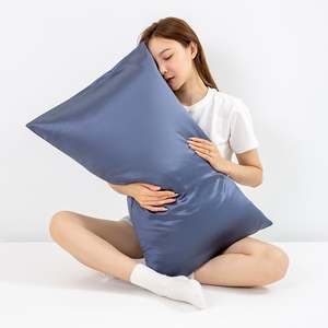 <span class=keywords><strong>Federe</strong></span> di Lusso in Seta di Gelso 6A <span class=keywords><strong>con</strong></span> Stampa Animalier Ecologica 22mm/19mm/16mm <span class=keywords><strong>con</strong></span> Logo Personalizzato Chiusura a Zip Confezione Regalo - Product Image 3