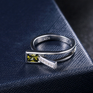 Anello creativo da donna con design scintillante intarsiato, gioielli alla moda in stile street style - Product Image 4