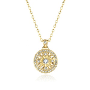 Collana con Pendente Vintage VANFI in Argento 925 con Moissanite D VVS, Catena Dorata Cinese, Motivo Girasole e Bussola dei Otto Tesori per Donna - Product Image 1