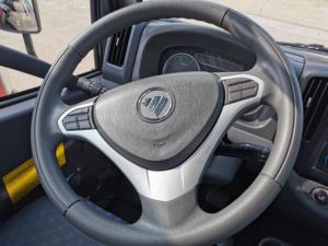 CAMION LÉGER À ESSENCE FOTON 3 TONNES AVEC CABINE SIMPLE ET CORPS DE CARGAISON PLUS DE 4.2M - Product Image 5