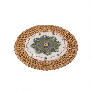 Sous-verre artisanal en rotin naturel de style bohème, fabriqué en rotin de qualité supérieure d'origine vietnamienne, pour le service quotidien des boissons à la maison - Product Image 1