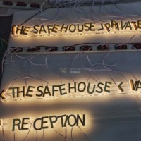 Lettres en acier inoxydable avec revêtement transparent mat de qualité supérieure |   Panneau lumineux rétroéclairé couleur or champagne, directement de l'usine