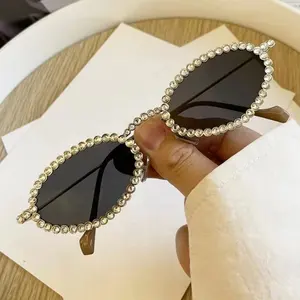 Küçük Oval tam kristal parlak kadınlar için güneş gözlüğü yeni moda alaşım Rhinestone Hip Hop güneş gözlüğü kadın 2000's görünüm tonları