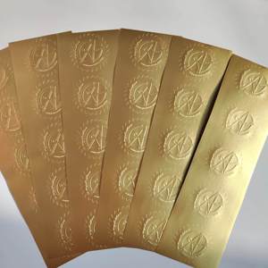 Etiqueta Adhesiva de Lujo con Logotipo Personalizado en Color Dorado para Tiendas de Ropa, Sellado de Empaques, Diseño de Marca, Impresión de Etiquetas para Pequeñas Empresas - Product Image 3