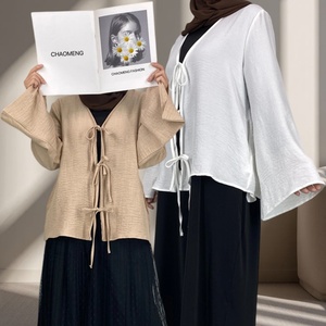 Blouse pour femmes musulmanes, couleur unie, col en V modeste, manches cloche, légère, ample, décontractée, respirante, en polyester, pour l'été - Product Image 1