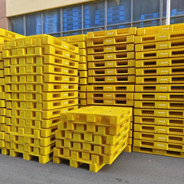 Heavy Duty Stackable Factory Polyethylene Plastic Skids Euro Pallets for Sale