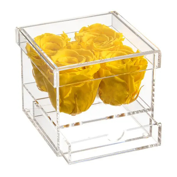 4 roses: jaunes