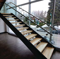 Escalier moderne à poutres en acier avec marches en bois massif et garde-corps en câble, style industriel pour villa/hôtel (fini noyer foncé)