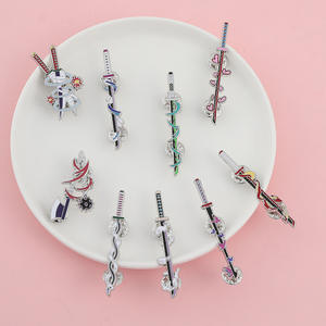 Popüler Anime Tasarımlı Yumuşak Mineli Rozet, Çocuklar İçin Koleksiyonluk Anime Kılıç Rozet Seti - Product Image 6