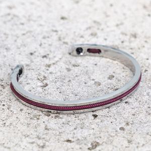 Pulsera <span class=keywords><strong>de</strong></span> acero inoxidable con forma <span class=keywords><strong>de</strong></span> C para <span class=keywords><strong>hombre</strong></span> y mujer, brazalete negro con ranura incrustada, Logo personalizado grabado en el interior - Product Image 4