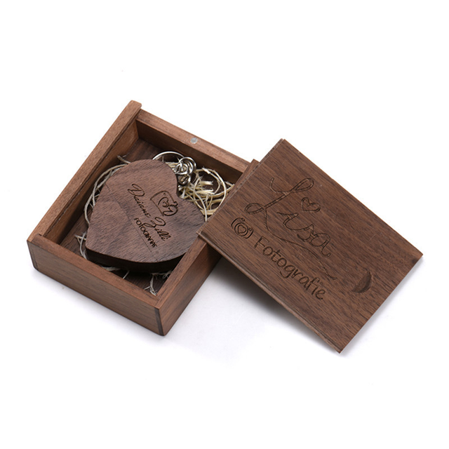 Eco-Friendly Heart-Shaped Wooden USB Flash Drive Set Bulk Promotional Gift for Wedding Photographers
