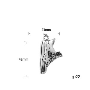 Yunnique – collier avec pendentif en forme de baskets en acier inoxydable pour hommes, bijoux décontractés rétro à la mode, 19040 - Product Image 4