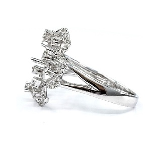 Nouveauté Bijoux Fins : Bagues à Trois Grappes en Or Blanc et Diamants Naturels de Qualité Supérieure – Tendance pour Fiançailles, Mariage et Soirées - Product Image 3