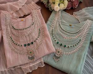 Conjunto de traje de organza de cristal con pedrería para mujer, con kurta adornada, pantalón a juego y dupatta, ropa étnica de diseñador para fiesta - Product Image 3