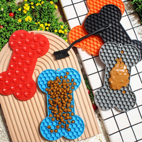 Bol d'alimentation pour animaux de compagnie en silicone personnalisé sans BPA avec ventouse tapis à lécher lent pour chien et chat accessoire de bouteille d'eau