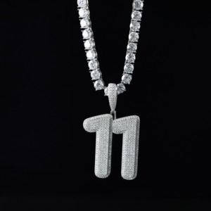 Colgante de Moissanita Personalizado de Plata 925 con Número 11 Engastado en Pavé, Joyería Unisex Estilo Hip Hop Rap, Accesorio para Uso Diario y Fiestas - Product Image 1
