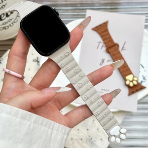 Correas Magnéticas de Silicona para <span class=keywords><strong>Apple</strong></span> <span class=keywords><strong>Watch</strong></span> Ultra, Series 10, 9, 8, 7, 6, <span class=keywords><strong>SE</strong></span>, Correas con Diseño de Huella para iWatch 41, 44, 45, 49mm - Product Image 4
