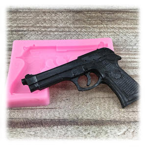 Trending GunToy forma <span class=keywords><strong>de</strong></span> <span class=keywords><strong>pistola</strong></span> Fondant CakeSilicone molde 3D en relieve Chocolate molde pastelería galletas moldes DIY cocina herramienta para hornear - Product Image 5
