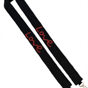 CRYSTAL CRAFT Accesorio de Bolso Ecológico Bordado Rojo y Blanco con Gancho de Cinta 'Gig 'Em Man' con Cuentas Vintage Modelo 4291 - Product Image 1