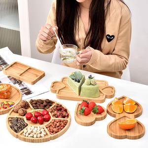 Plateau de service en bambou écologique pour apéritifs, petit-déjeuner, collations, pizzas et thé-Cadeau de cuisine en bois - Product Image 3