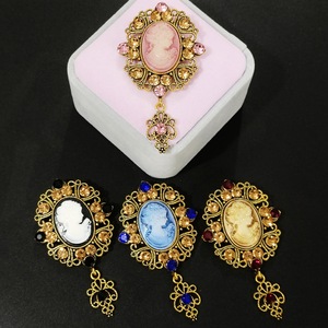 Broche rétro élégante en alliage plaqué or personnalisée pour femme, bijoux vintage pour mariage, fiançailles, fête - Product Image 3
