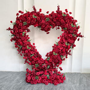 Teste di Fiori di Rosa Artificiali in Velluto Fatti a Mano, Arco Floreale a Forma di <span class=keywords><strong>Cuore</strong></span> Rosso per Sfondo Matrimoniale - Product Image 1