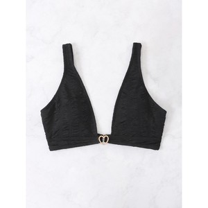 Top de bikini sexy, color liso, tela especial, combinado con accesorios metálicos en forma de corazón - Product Image 3