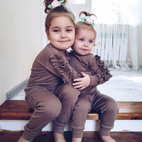 Özel Logo kız giyim katı renk Ruffles pilili uzun kollu üstleri pantolon iki parçalı kıyafetler sevimli pijama pijama setleri