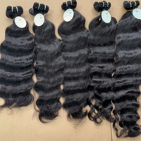 Extensions de Cheveux Vierges Remy Indiens Ondulées Naturelles, Stock Américain, Bouclées Kinky Birmanes, Paquets Bruts en Gros, Cheveux Lisses Brésiliens Remy