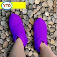 Couvre-chaussures étanche extérieur noir réutilisable sûr conception de cheville antidérapante pliable pour adultes enfants pour la marche d'hiver d'été