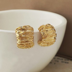 Boucles d'oreilles clous géométriques à grain irrégulier, style punk, plissées, pour femme, bijoux de fête, cadeau - Product Image 6